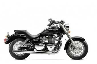 Triumph America 900 uitlaat